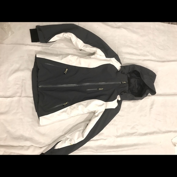 COPY - Ski jacket new w tags - Picture 1 of 7